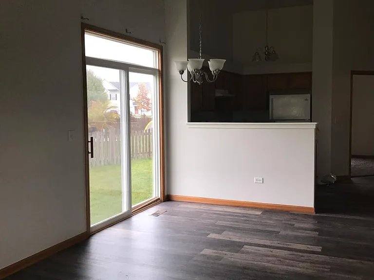 Townhouse for rent at 3224 Hoffman St, Plano, IL 60545