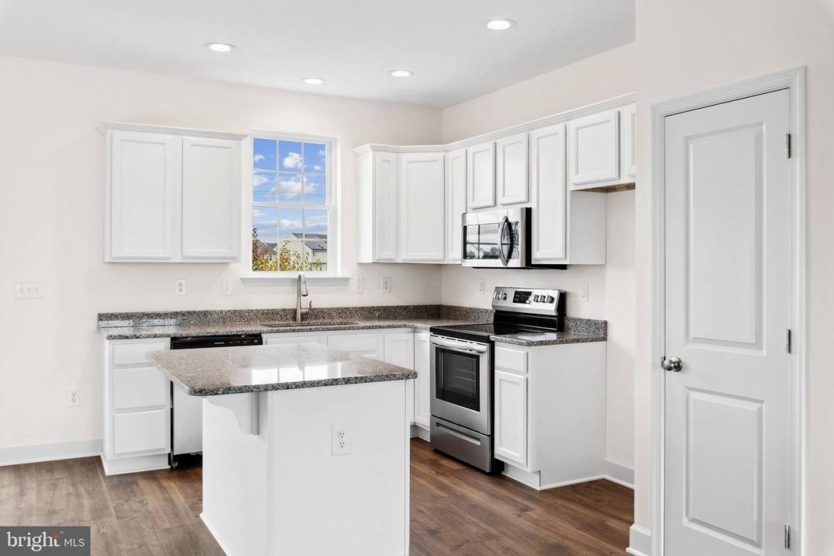 Townhouse for rent at 3807 Castle Dr, Dover, PA 17315
