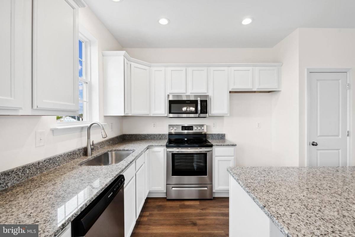 Townhouse for rent at 3807 Castle Dr, Dover, PA 17315