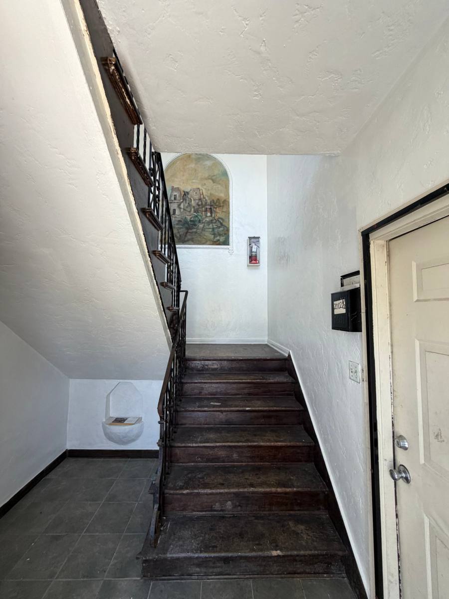 Apartment for rent at 2001 Harcourt Ave #2, Los Angeles, CA 90016