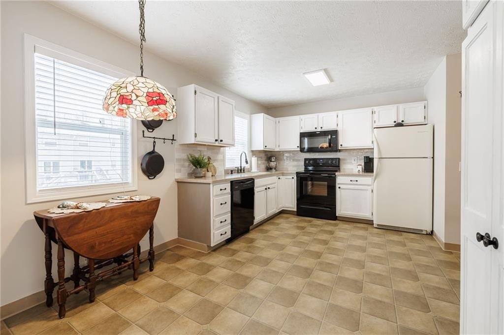 Townhouse for rent at 6316 Bentley Dr, Victor, NY 14564