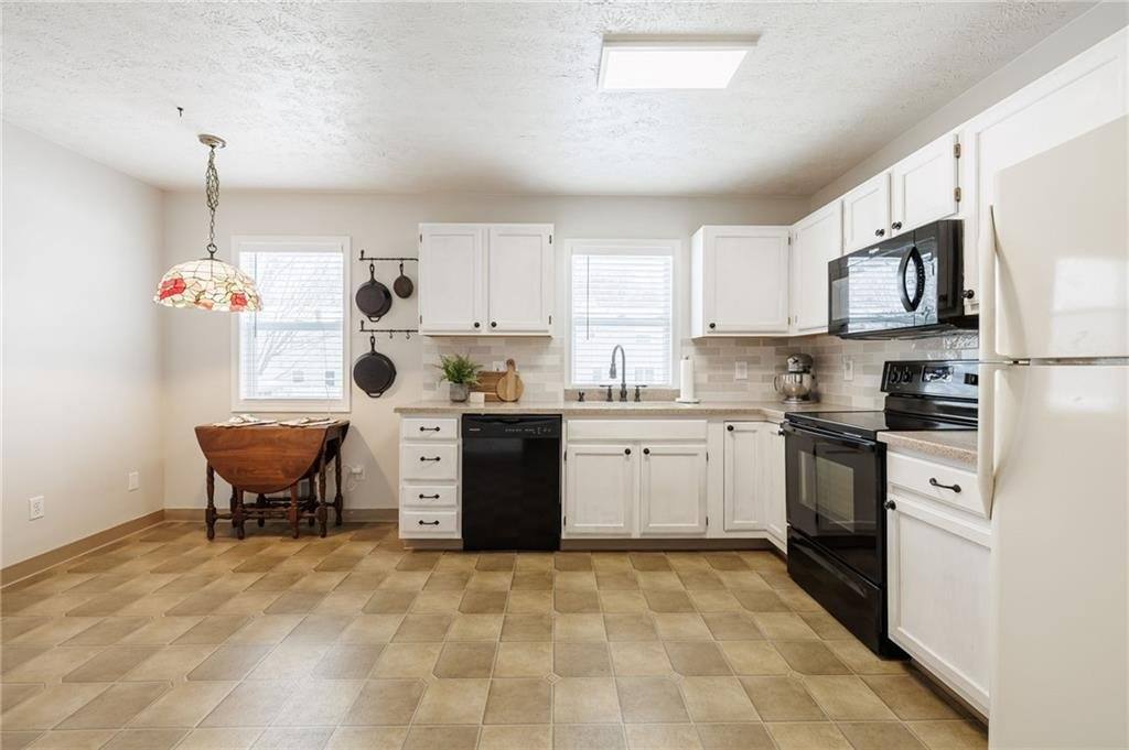 Townhouse for rent at 6316 Bentley Dr, Victor, NY 14564