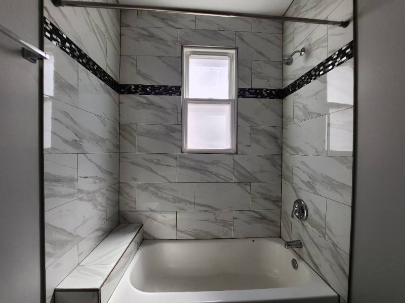 Apartment for rent at 392 Hickory St #1E, Chicago Heights, IL 60411