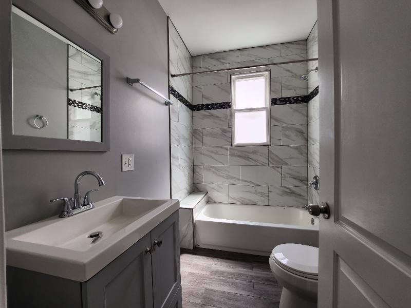 Apartment for rent at 392 Hickory St #1E, Chicago Heights, IL 60411