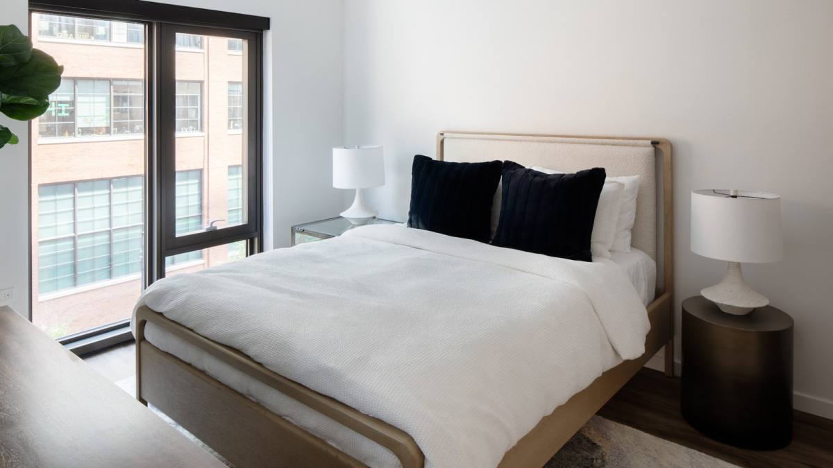 Apartment for rent at 166 N Aberdeen St, Chicago, IL 60607
