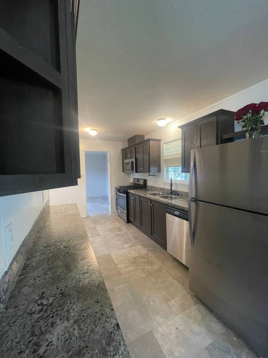 House for rent at 98 E Manor, Oxford, MI 48371