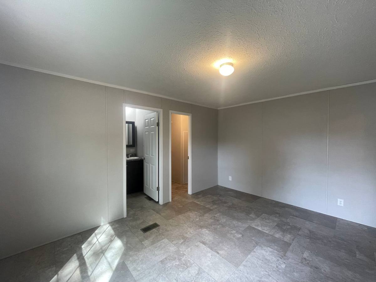 House for rent at 98 E Manor, Oxford, MI 48371