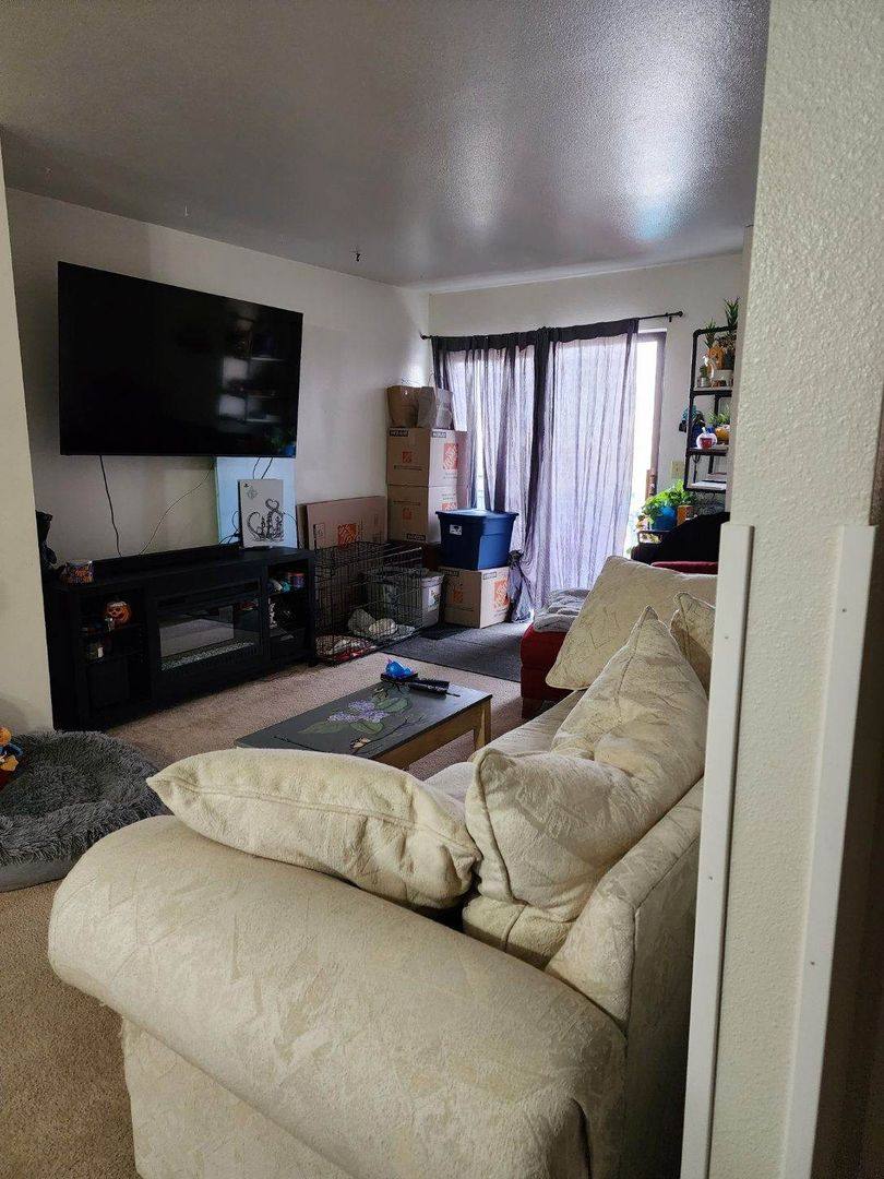 Apartment for rent at 1101 Cottonwood Dr, Cheyenne, WY 82001