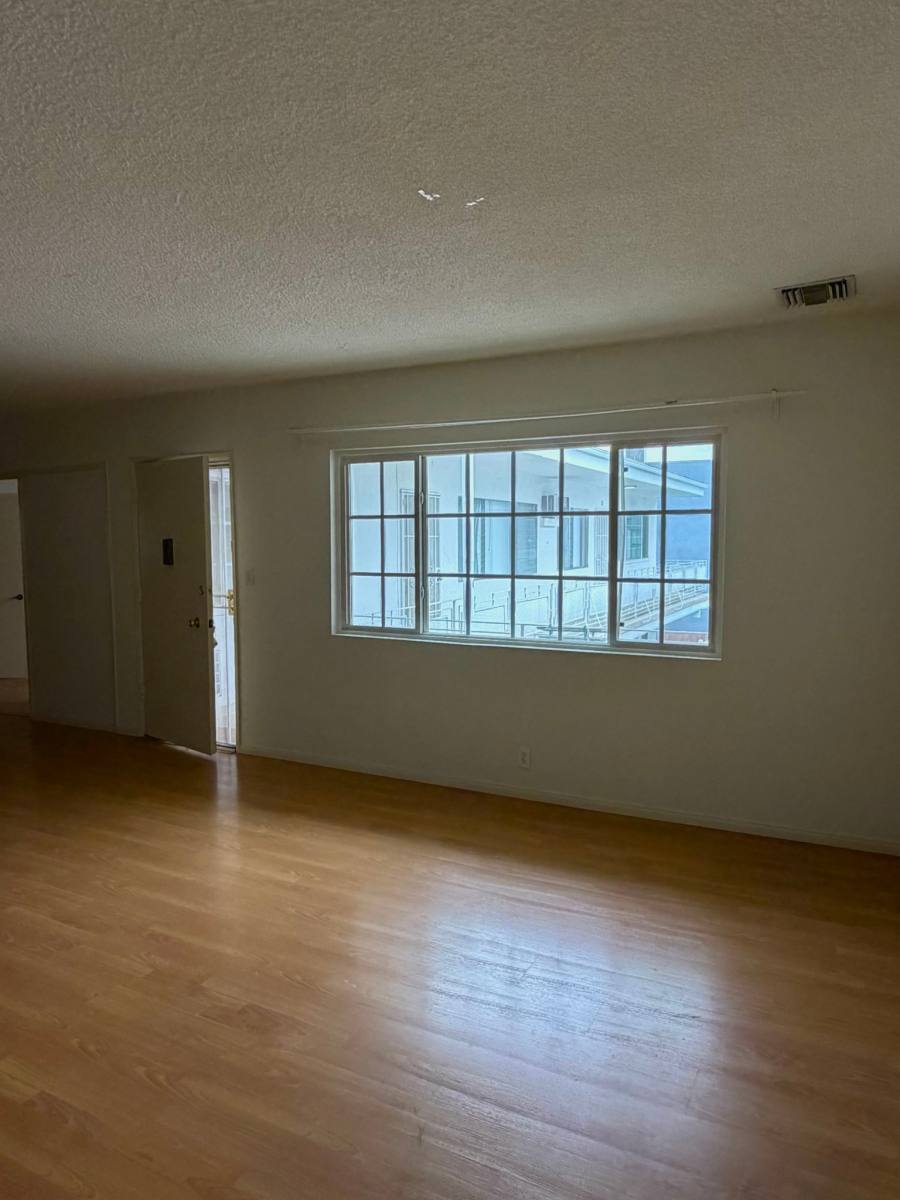 Apartment for rent at 707 N Genesee Ave #7, Los Angeles, CA 90046