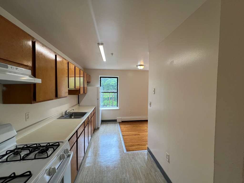 Apartment for rent at 503 Elizabeth Ave #6B, Newark, NJ 07112