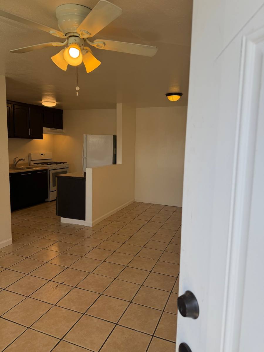 Apartment for rent at 12940 S Prairie Ave #C, Hawthorne, CA 90250