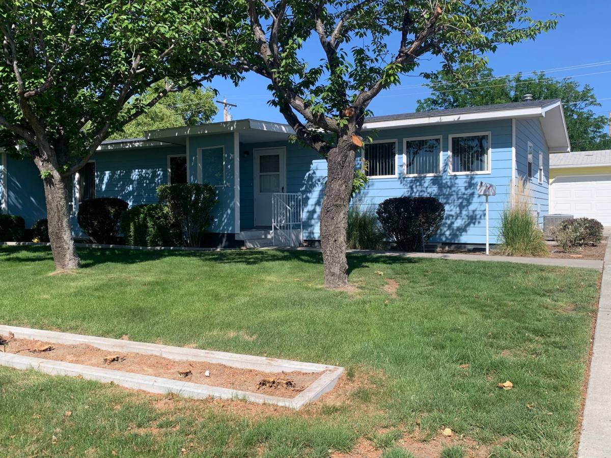 House for rent at 902 Birch Ave, Richland, WA 99352
