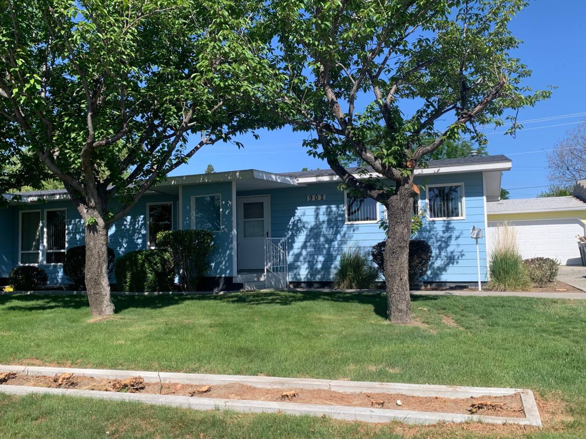 House for rent at 902 Birch Ave, Richland, WA 99352