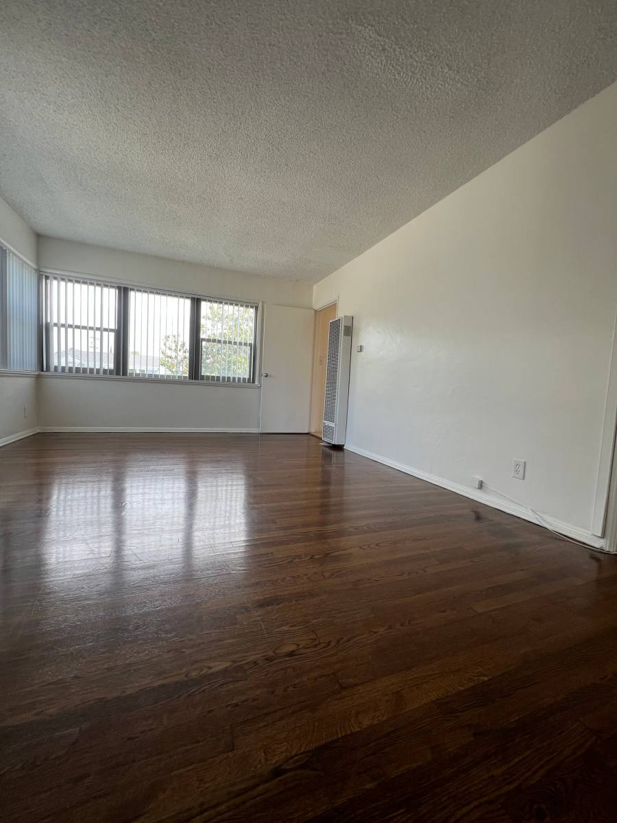 Apartment for rent at 722 E Carson St #4, Long Beach, CA 90807