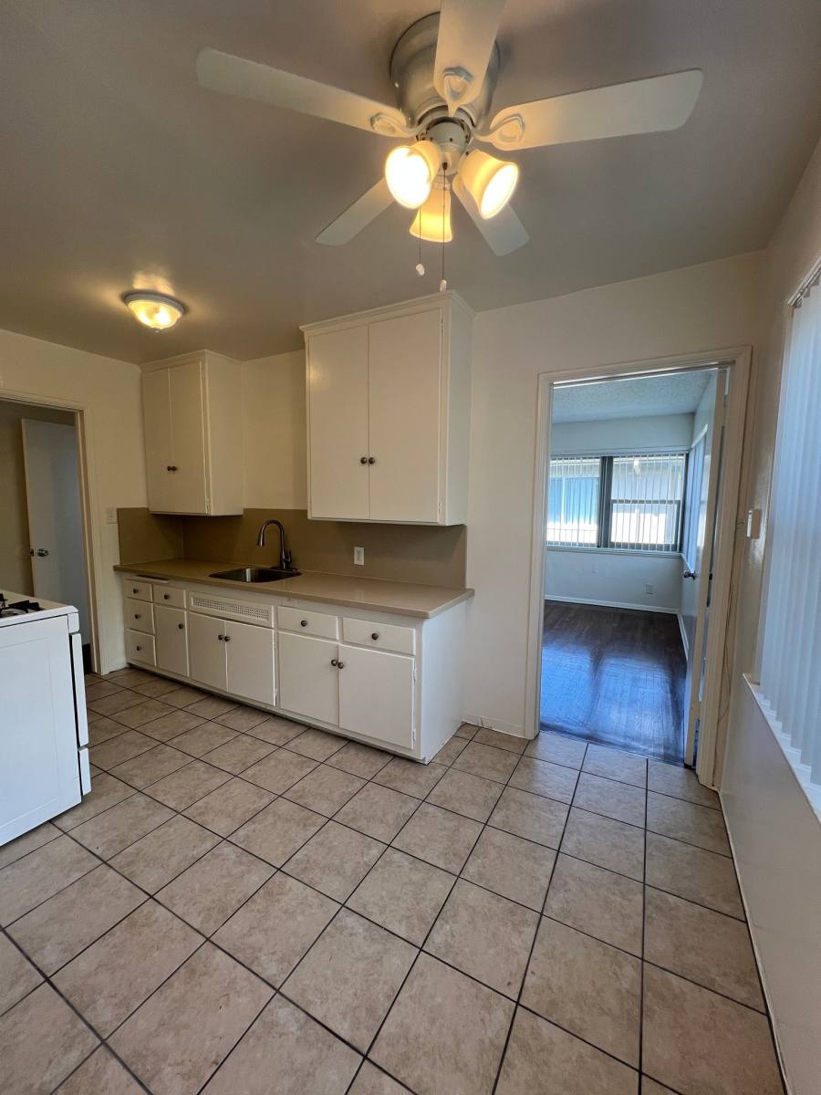 Apartment for rent at 722 E Carson St #4, Long Beach, CA 90807
