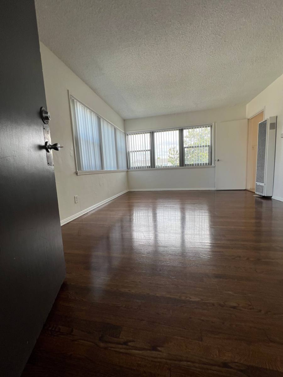 Apartment for rent at 722 E Carson St #4, Long Beach, CA 90807
