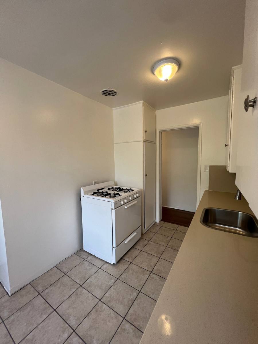 Apartment for rent at 722 E Carson St #4, Long Beach, CA 90807