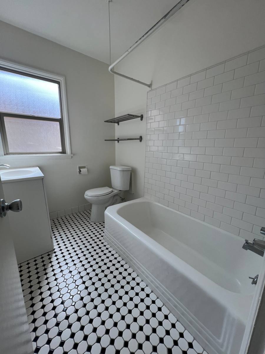 Apartment for rent at 722 E Carson St #4, Long Beach, CA 90807