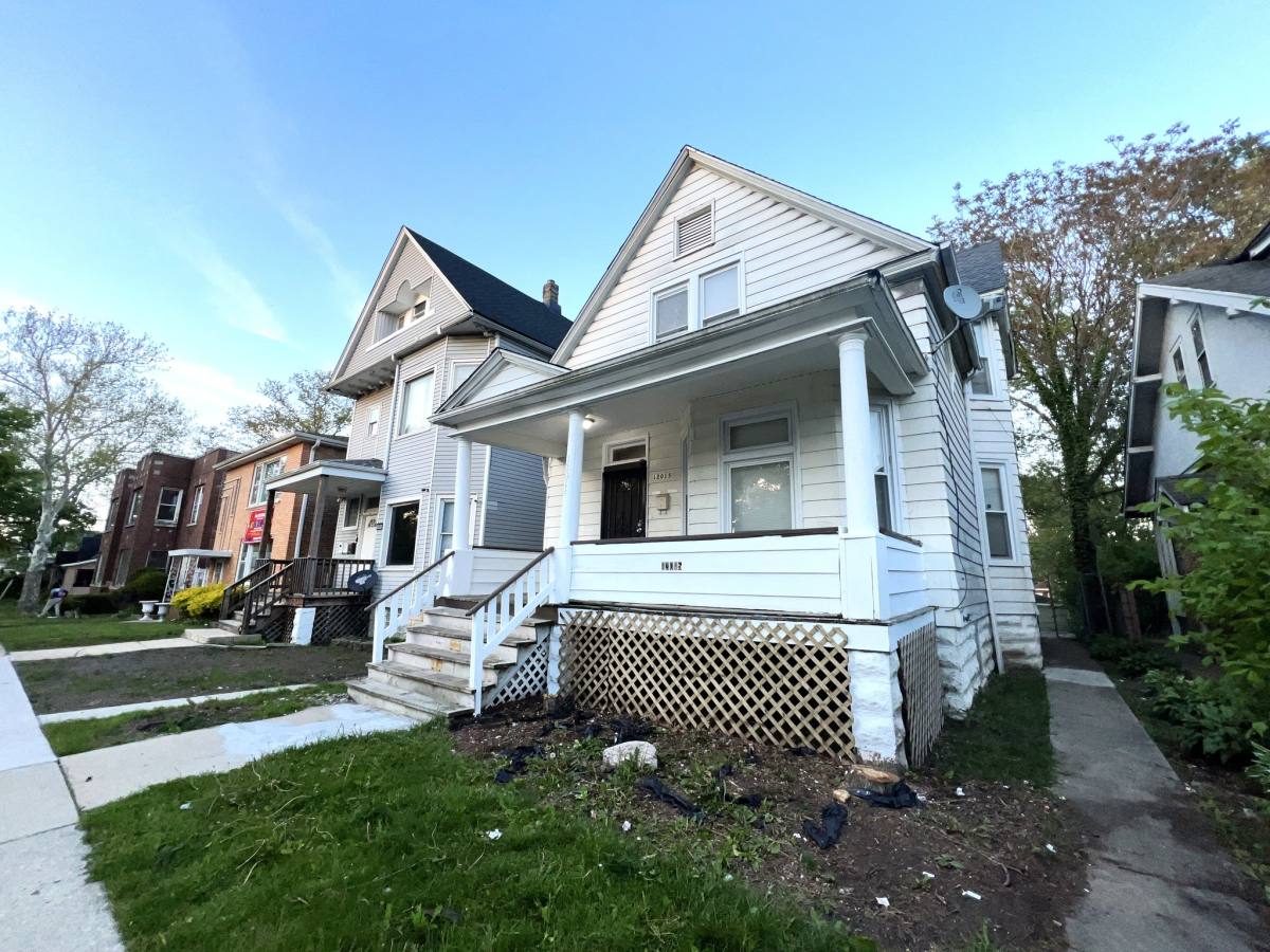 House for rent at 12015 S Stewart Ave, Chicago, IL 60628