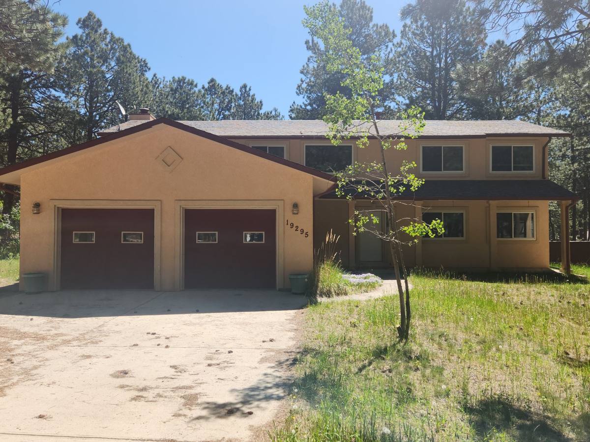 House for rent at 19295 Rim of The World Dr, Monument, CO 80132