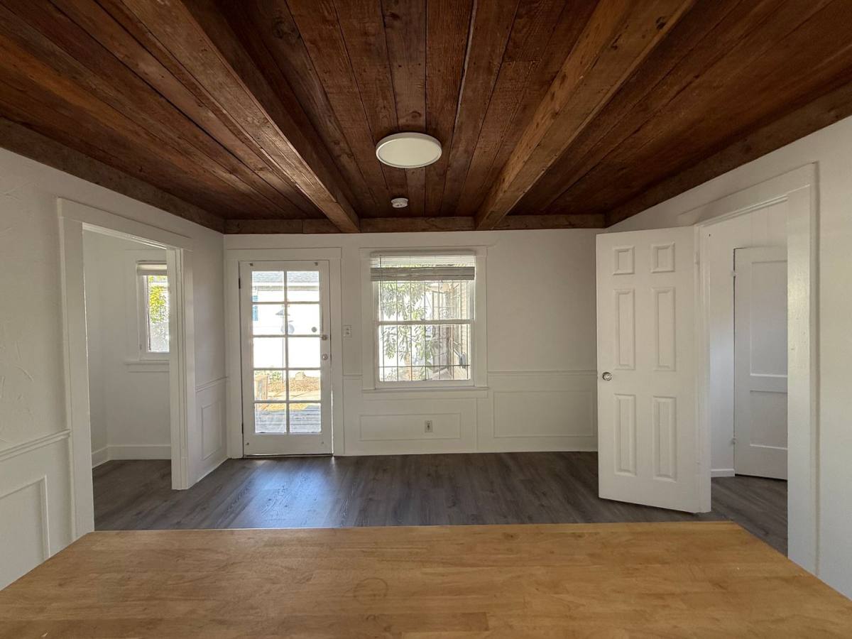 Apartment for rent at 6028 Eleanor Ave, Los Angeles, CA 90038