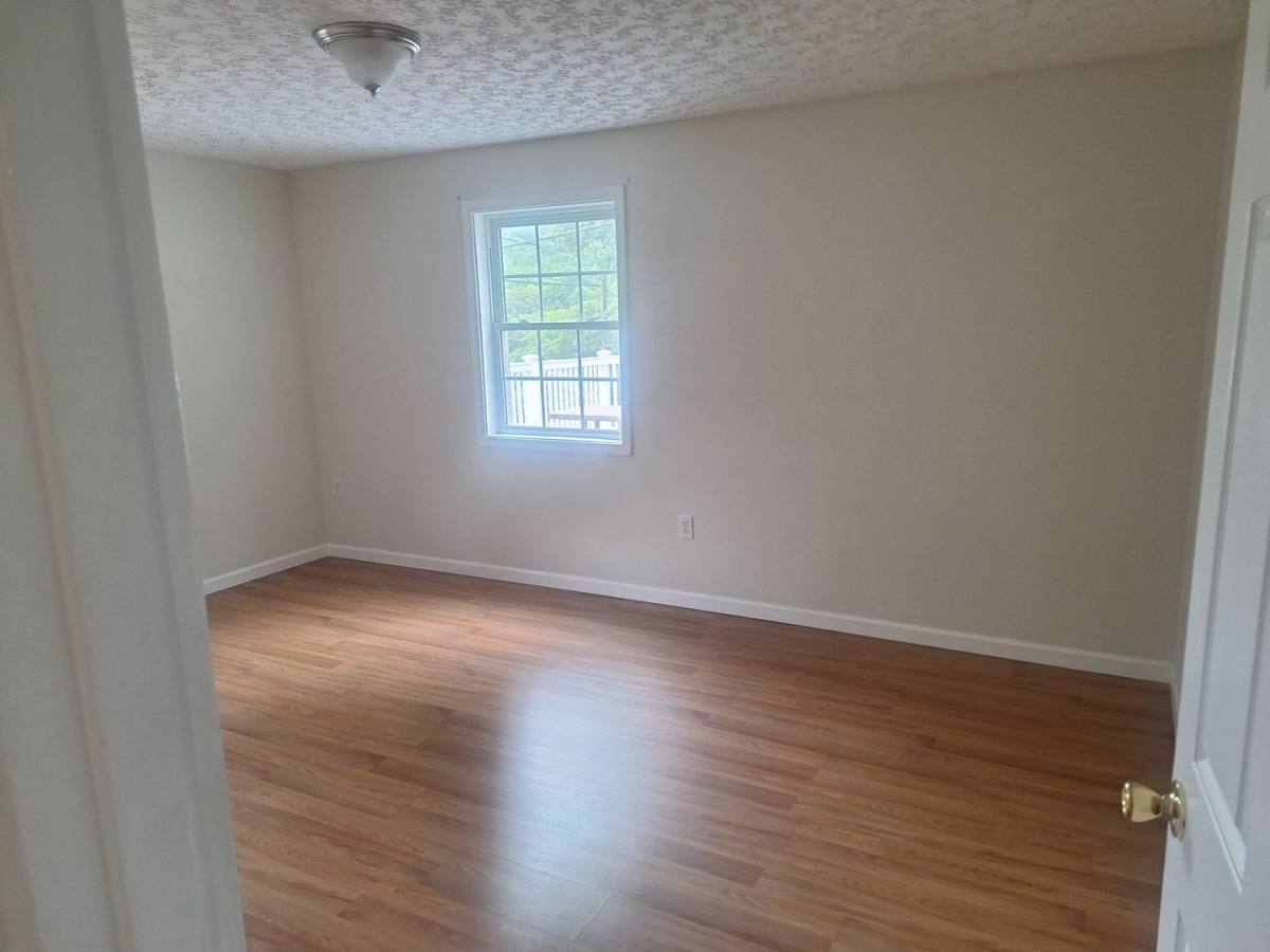 Apartment for rent at 184 Elm St, Gate City, VA 24251