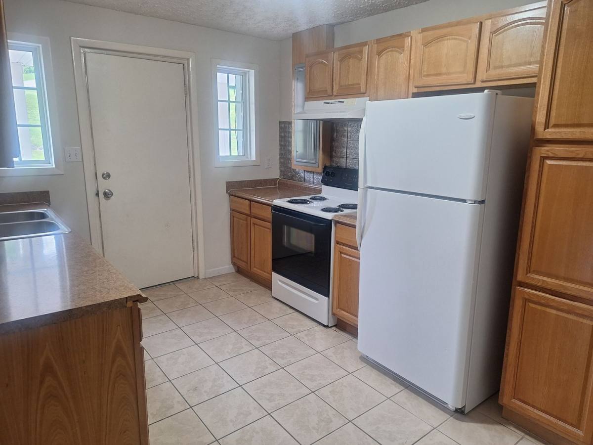 Apartment for rent at 184 Elm St, Gate City, VA 24251
