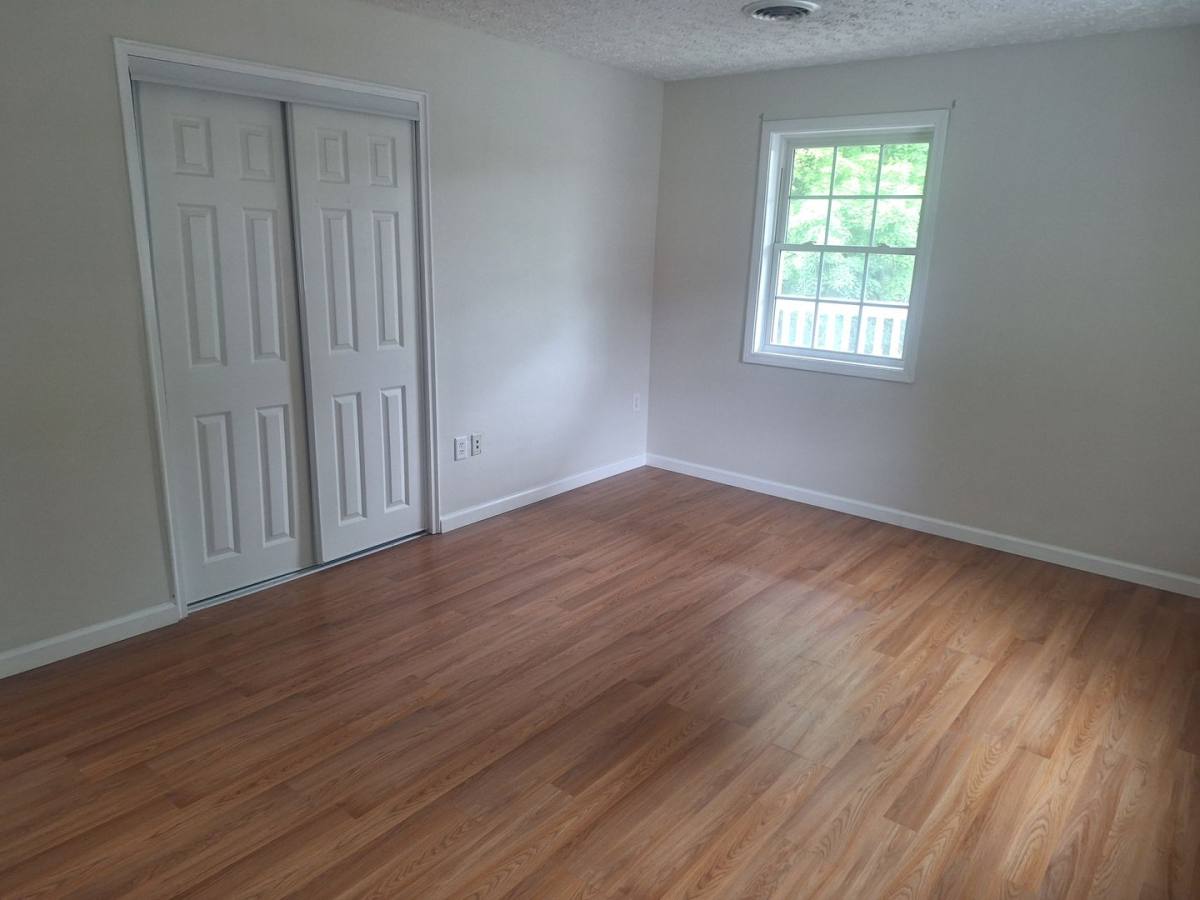 Apartment for rent at 184 Elm St, Gate City, VA 24251