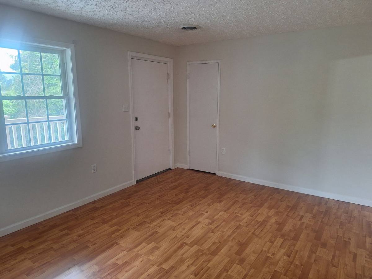 Apartment for rent at 184 Elm St, Gate City, VA 24251