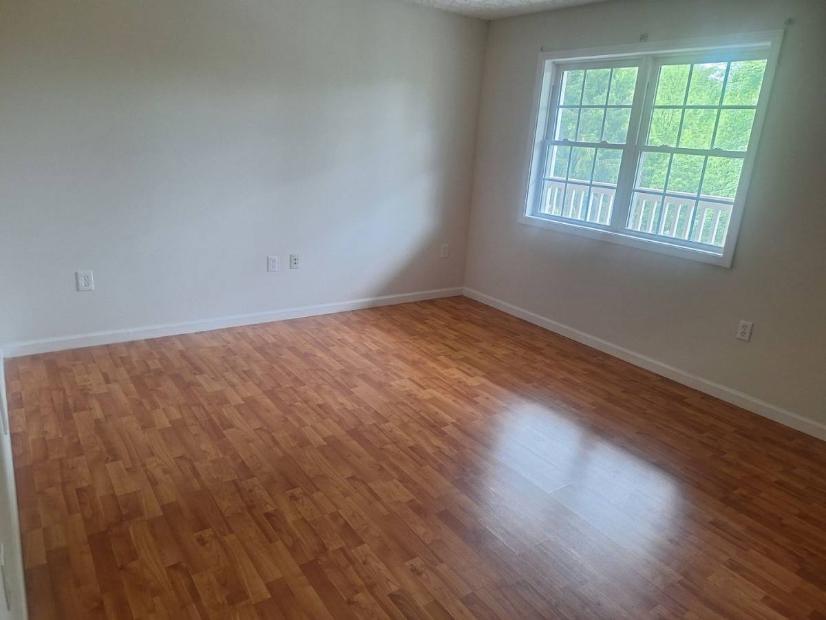 Apartment for rent at 184 Elm St, Gate City, VA 24251