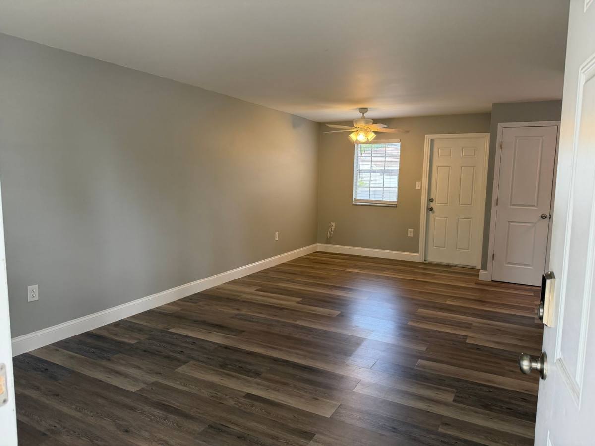 Apartment for rent at 420 S Palmetto St, Leesburg, FL 34748