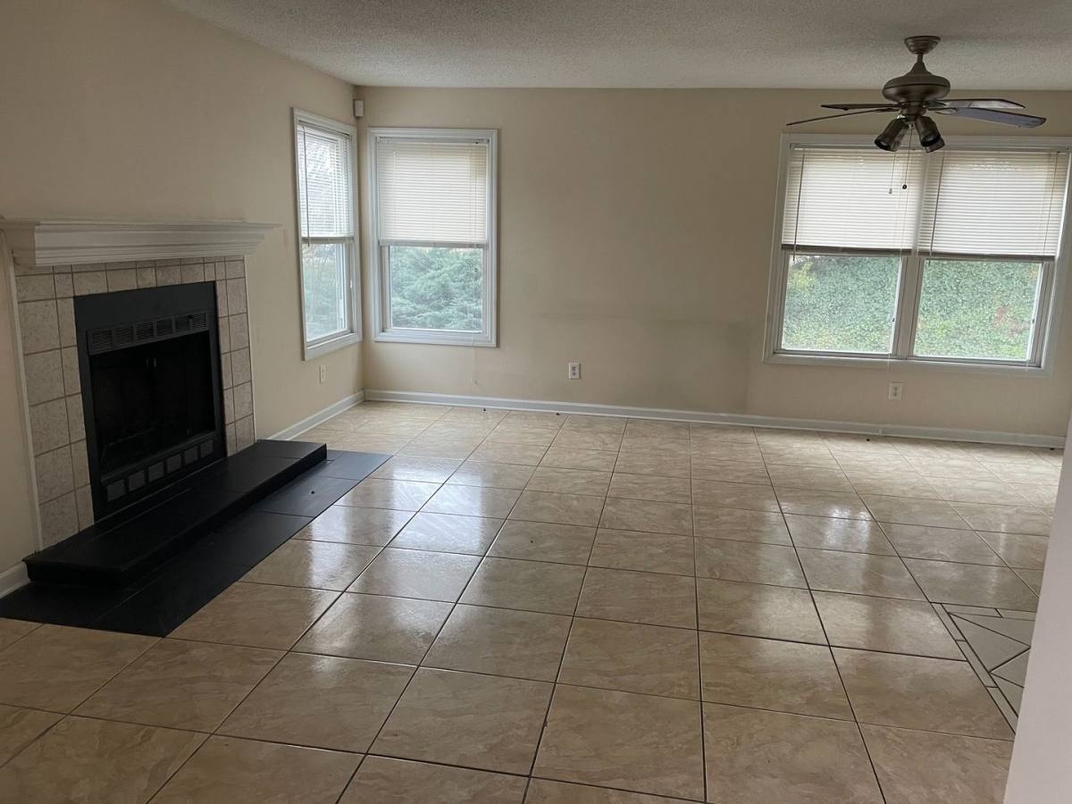 Apartment for rent at 310 Forrest Ave, Gainesville, GA 30501