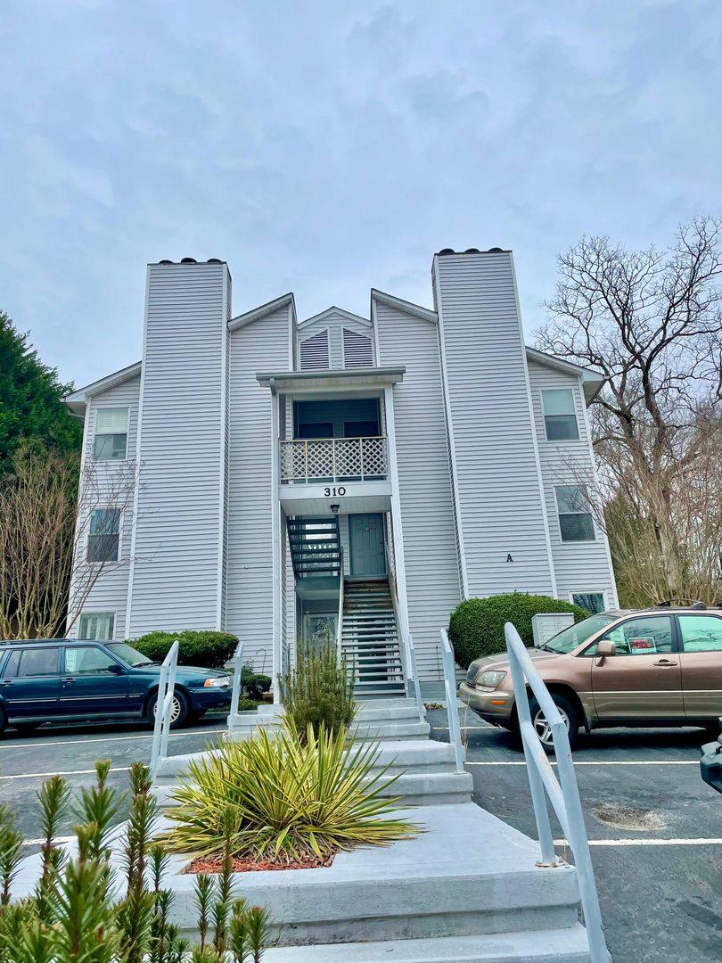 Apartment for rent at 310 Forrest Ave, Gainesville, GA 30501