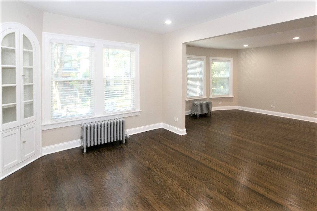 Apartment for rent at 1432 W Farragut Ave, Chicago, IL 60640