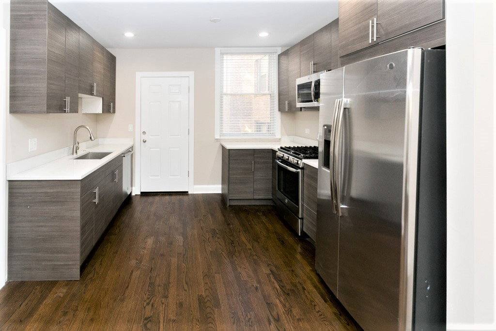 Apartment for rent at 1432 W Farragut Ave, Chicago, IL 60640