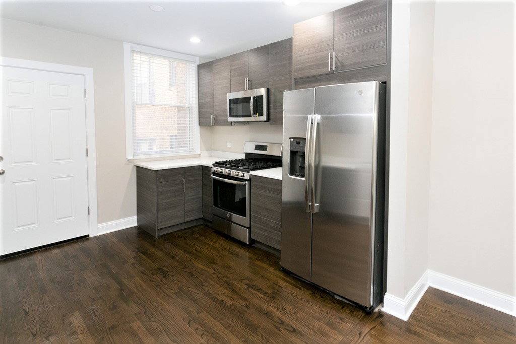 Apartment for rent at 1432 W Farragut Ave, Chicago, IL 60640
