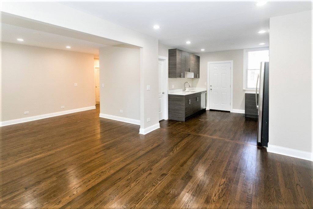 Apartment for rent at 1432 W Farragut Ave, Chicago, IL 60640
