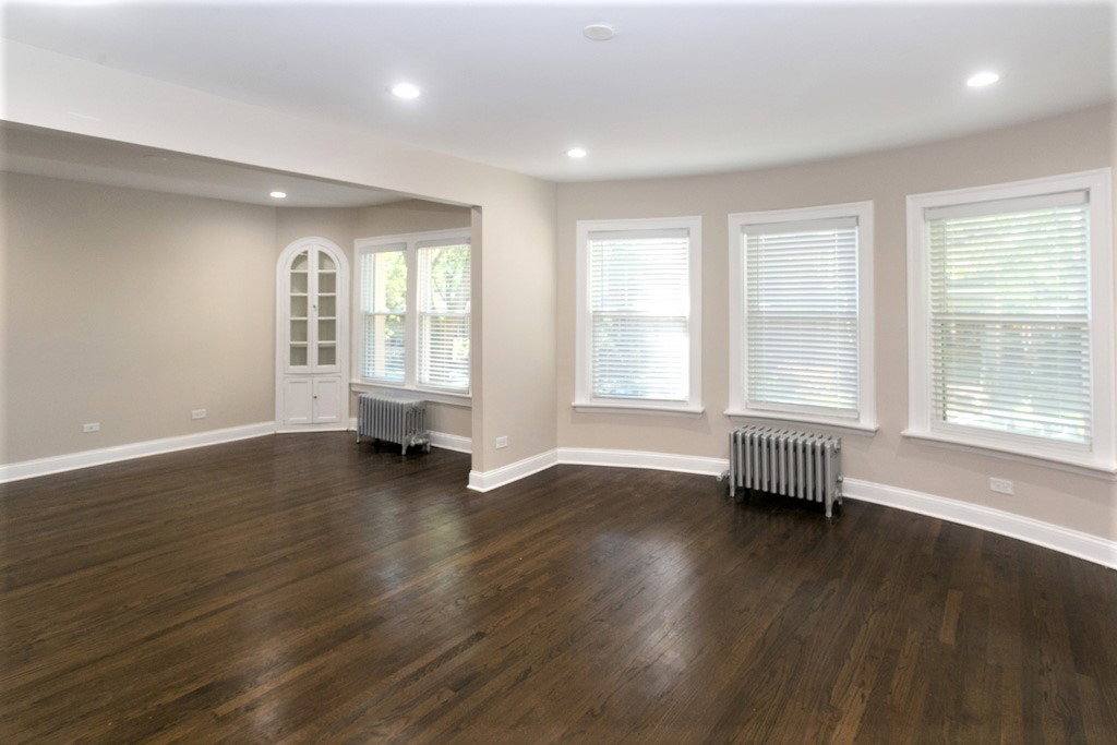 Apartment for rent at 1432 W Farragut Ave, Chicago, IL 60640