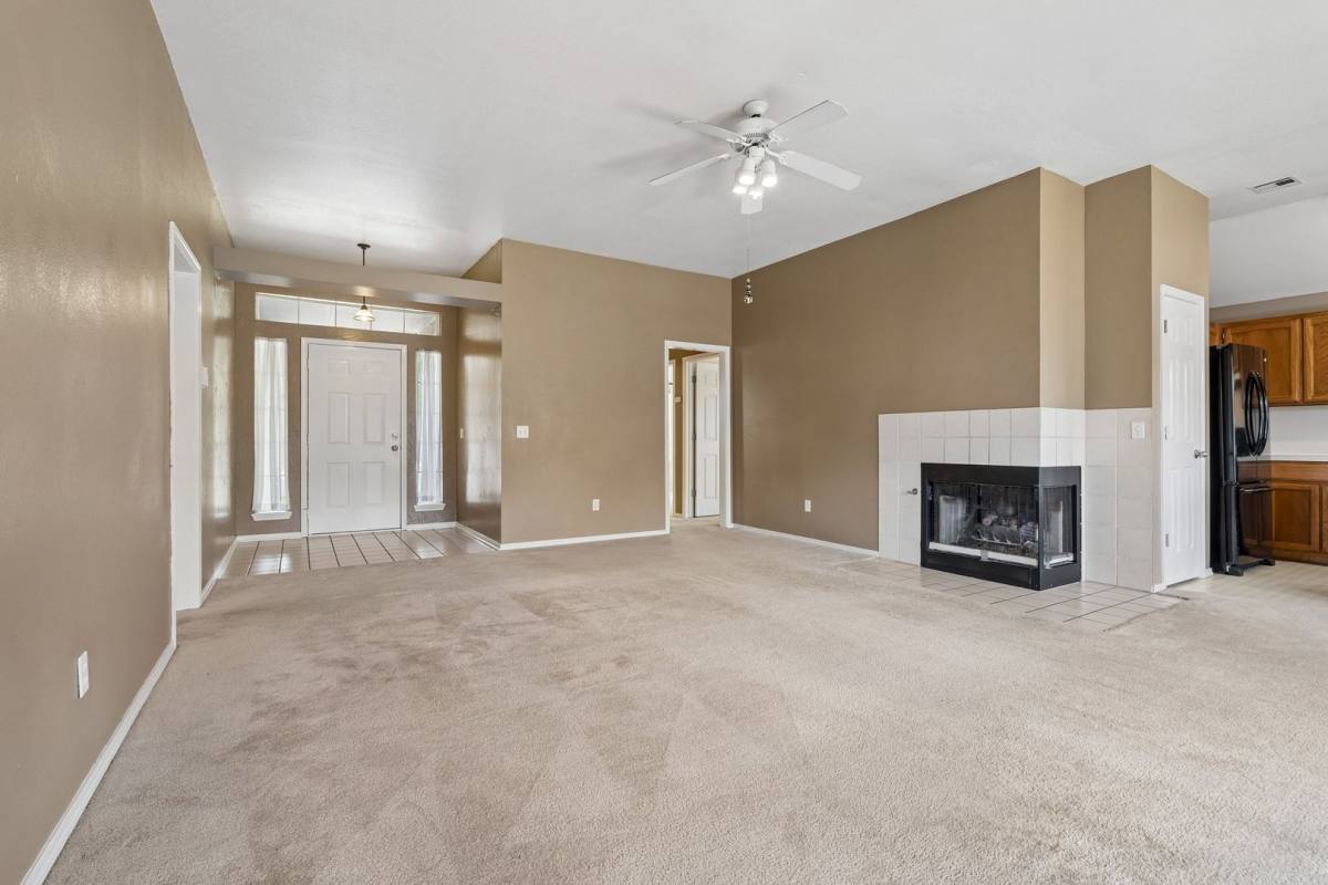 House for rent at 1708 Creekside Court, Norman, OK 73071