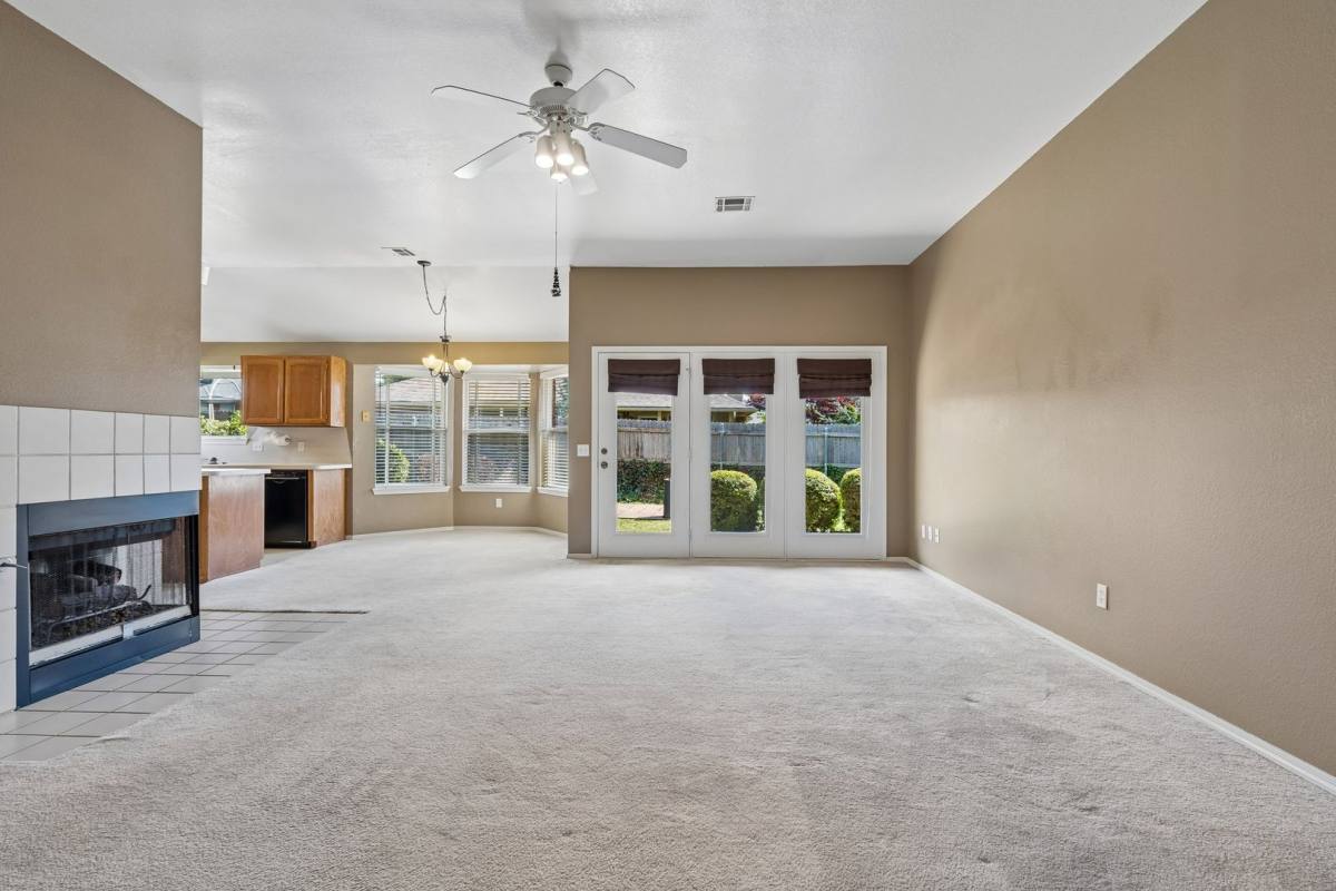 House for rent at 1708 Creekside Court, Norman, OK 73071