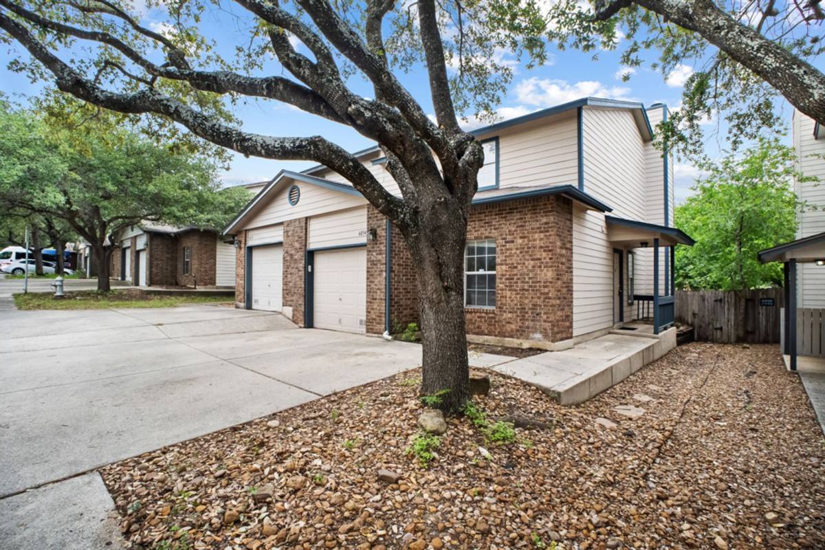 Townhouse for rent at 6054 Bantry Bay, San Antonio, TX 78240