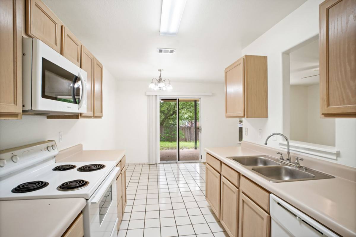 Townhouse for rent at 6054 Bantry Bay, San Antonio, TX 78240