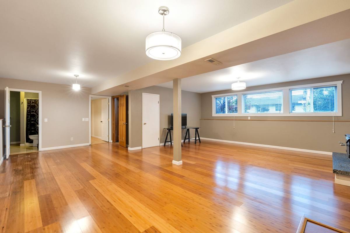 House for rent at 1534 5th Place, Kirkland, WA 98033