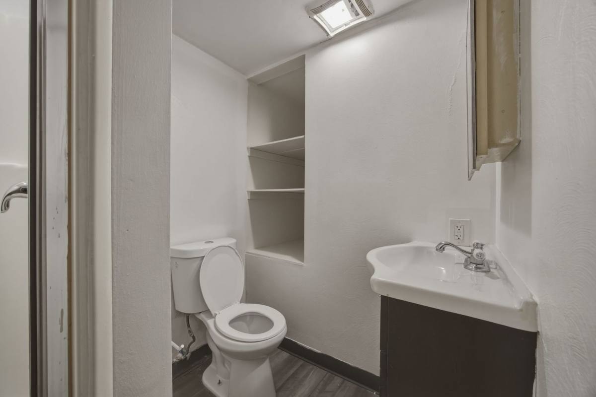Apartment for rent at 325 Ella St, McKees Rocks, PA 15136