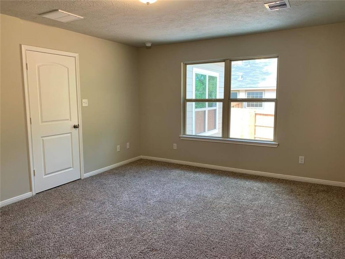 House for rent at 994 Arbor Crossing, Conroe, TX 77303