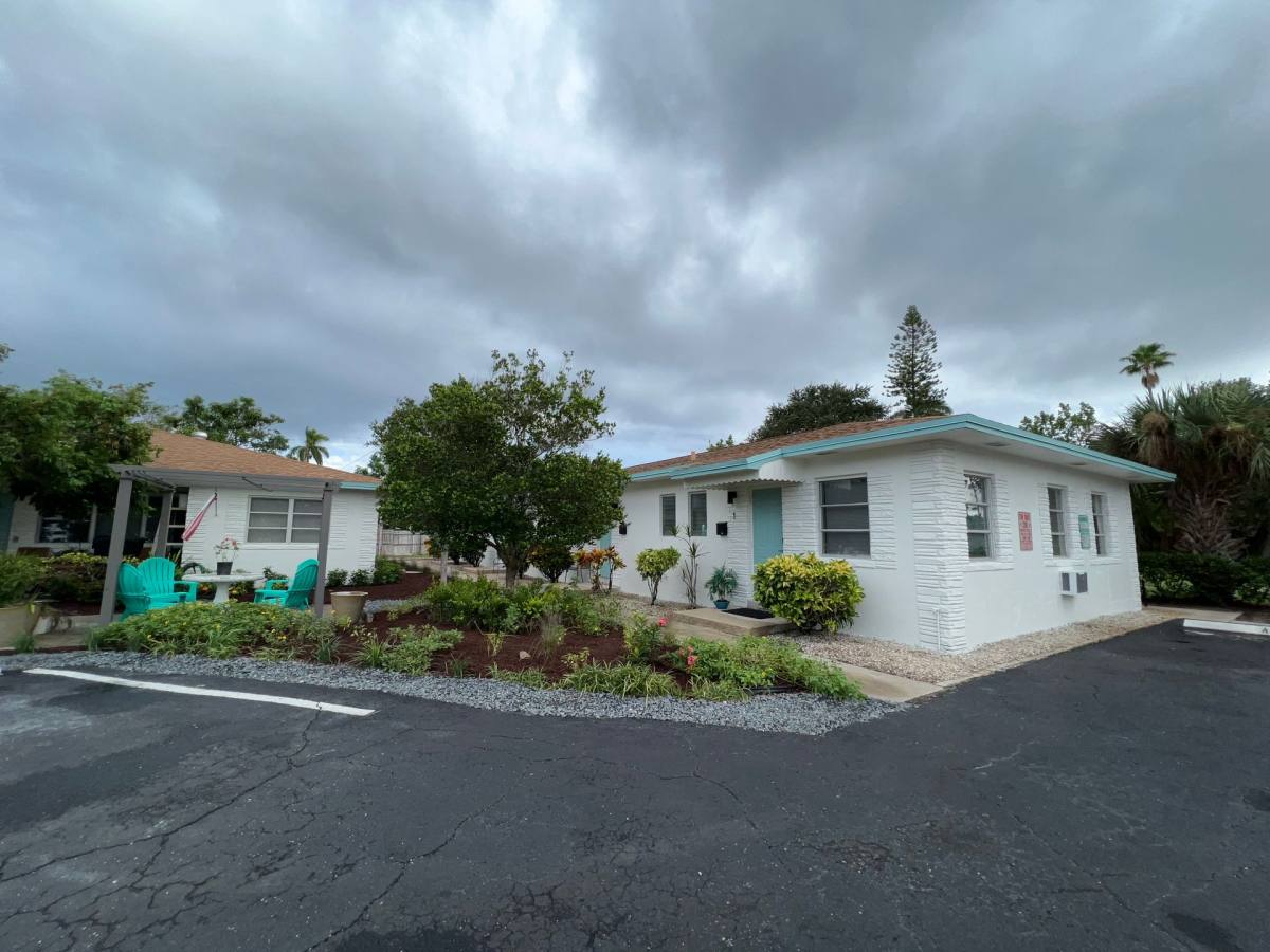 Apartment for rent at 710 S Federal Highway 6, Lake Worth Beach, FL 33460