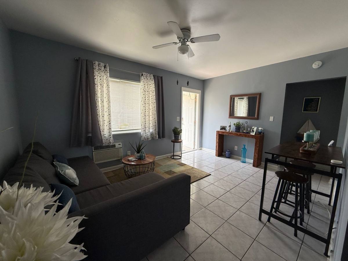 Apartment for rent at 710 S Federal Highway 6, Lake Worth Beach, FL 33460
