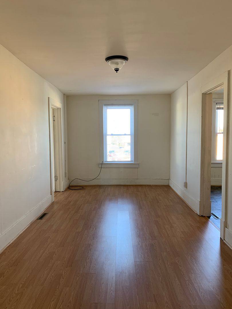 Apartment for rent at 823 Main St, Altavista, VA 24517