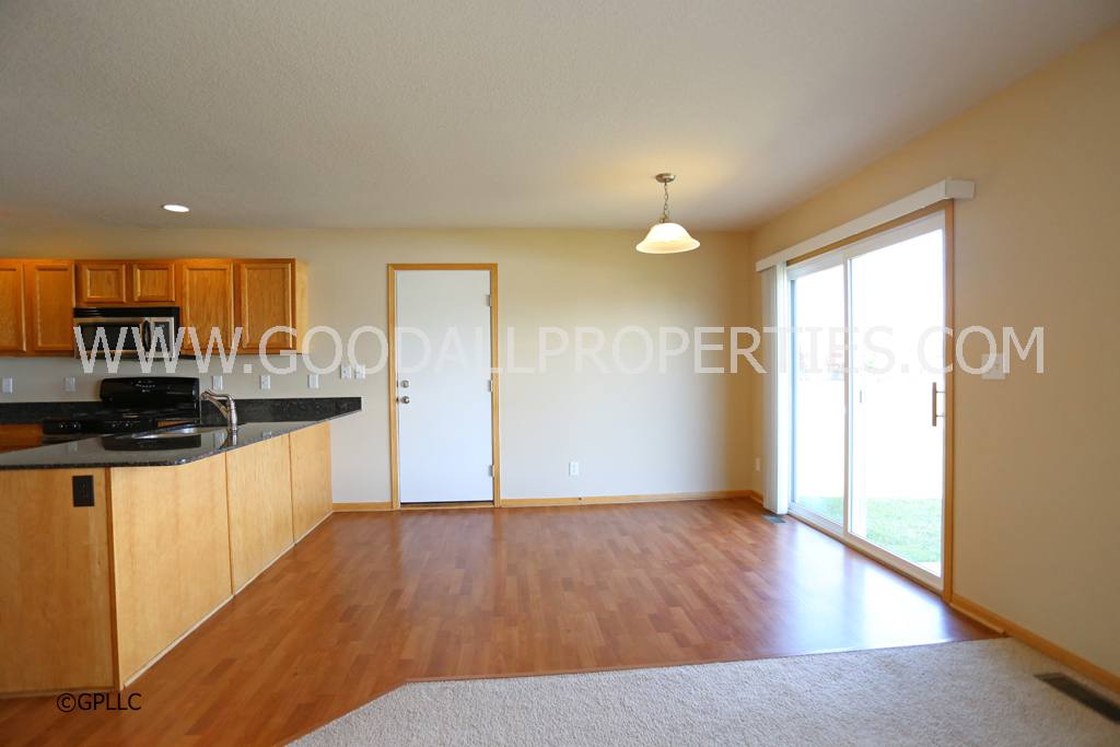 House for rent at 4015 154th St, Urbandale, IA 50322