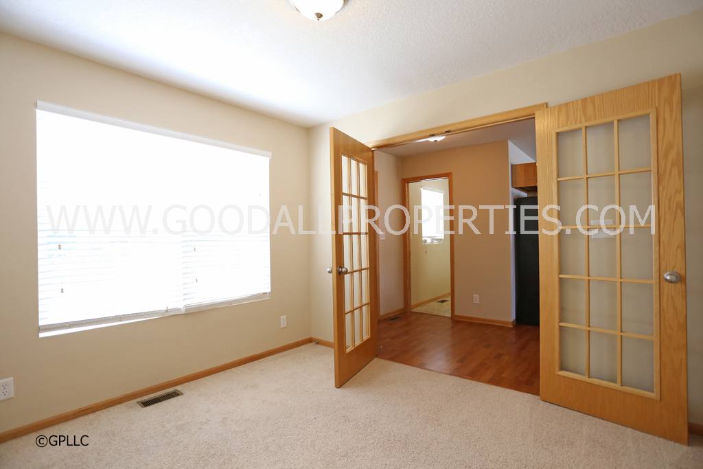House for rent at 4015 154th St, Urbandale, IA 50322